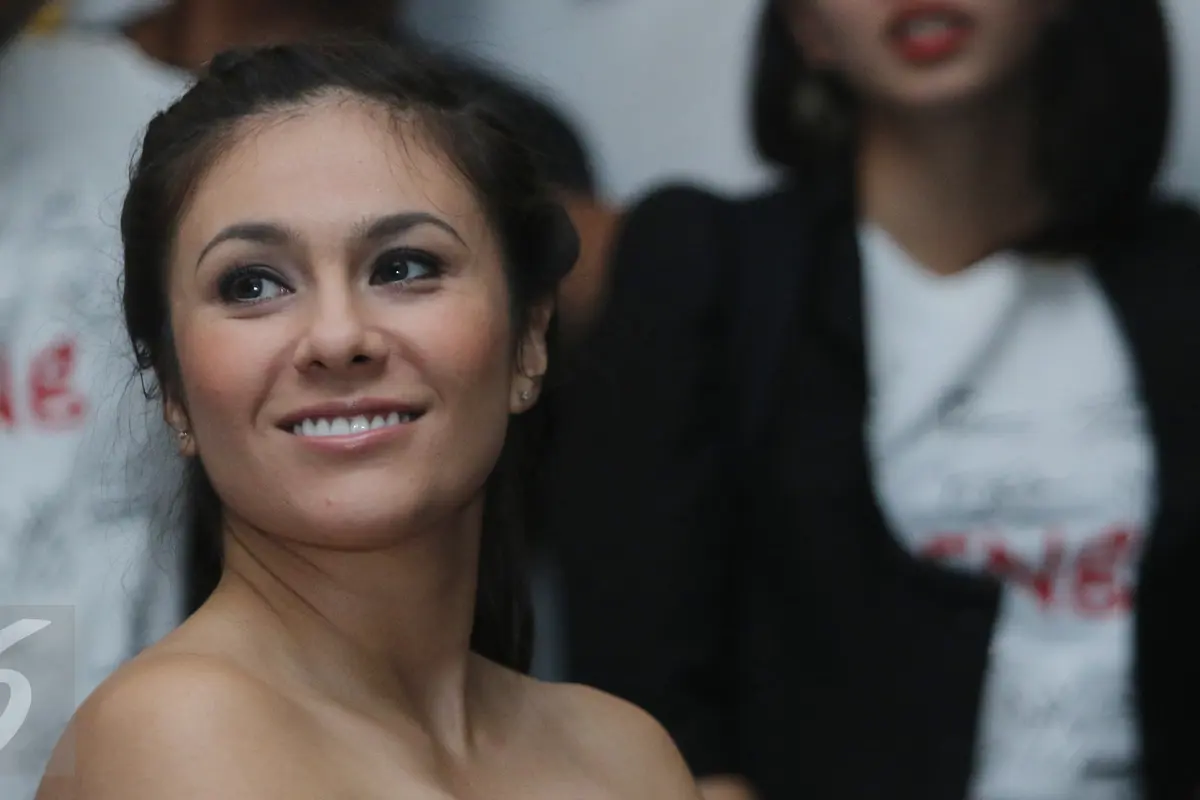 Wulan Guritno 