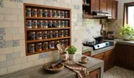 8 Ide Rak Bumbu yang Menyatu dengan Dinding Dapur, Terlihat Elegan dan Tidak Berantakan