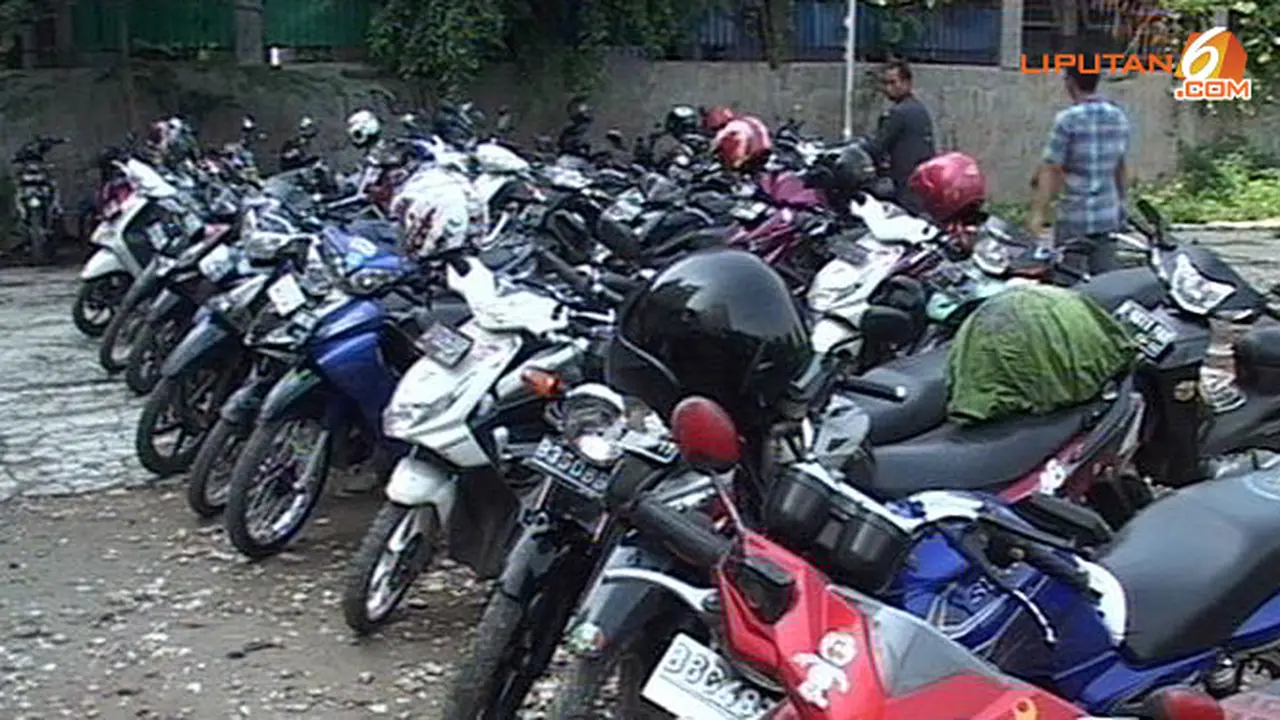 parkir-liar130205b.jpg