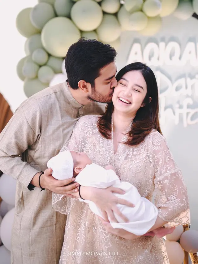7 Potret Aqiqah Anak Faradilla Yoshi dan Bryan McKenzie, Curi Perhatian