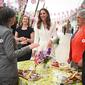 Kate Middleton tampil mengenakan busana putih yang menawan dalam acara KTT G7 di Inggris (dok.instagram/@dukeandduchessofcambridge/https://www.instagram.com/p/CQA4mtul6Lz/Komarudin)