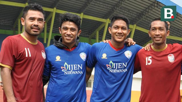 M. Fakhrudin (Paling Kanan)