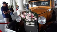 Ketika Mobil Klasik Dipadu dengan Pernikahan Tradisional