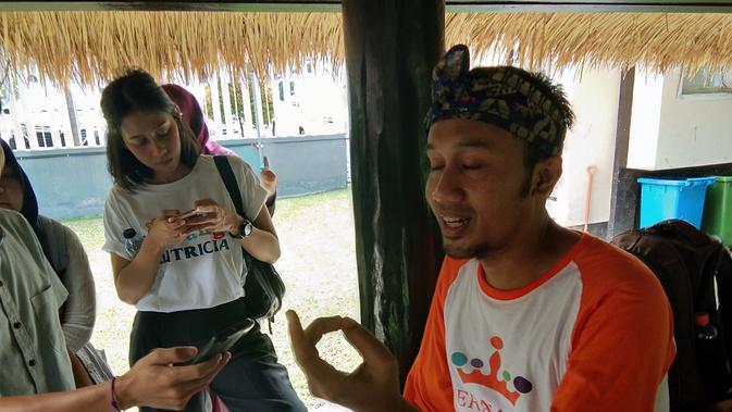 Tradisi saat memulai dongeng di Lombok dimulai dengan ajakan 