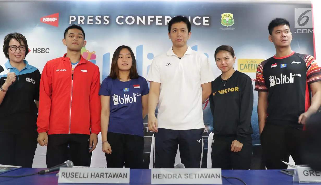 Pebulutangkis andalan Indonesia berpose usai memberi keterangan terkait kesiapan menghadapi lawan di turnamen Indonesia Open 2019, Istora Senayan Jakarta, Senin (15/7/2019). Indonesia Open 2019 akan dihelat pada 16-21 Juli 2019. (Liputan6.com/Helmi Fithriansyah)
