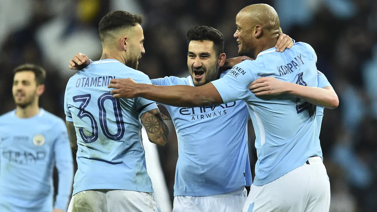 FOTO: Bungkam Arsenal, Manchester City Raih Trofi Perdana Musim 2017/2018