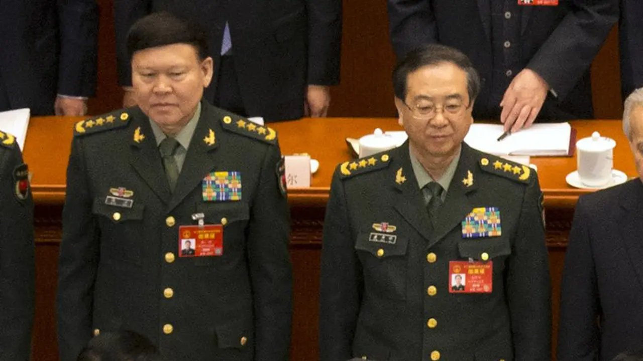 Jenderal Zhang Yang dan Jenderal Fang Fenghui, perwira tinggi People's Liberation Army China yang berdinas di Central Military Commission (AP/Mark Schiefelbein)