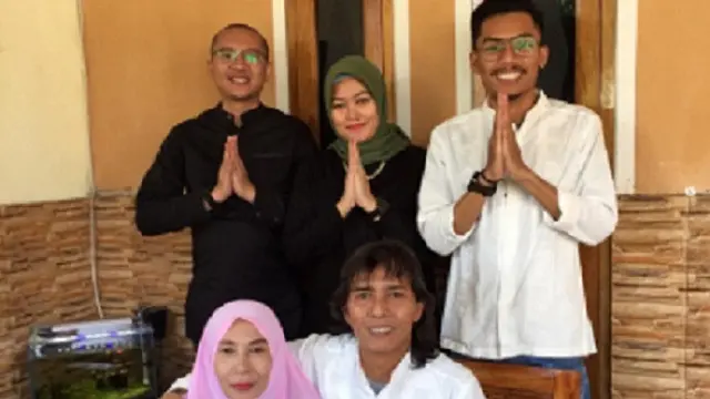 Fauzi Rizki Arbie dan keluarganya (Sumber: Menpan.go.id)