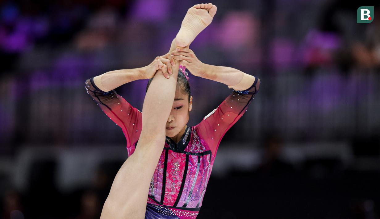 <p>Pesenam Jepang, Mana Okamura pada nomor senam lantai dalam Kejuaraan Dunia Gimnastik 2025 di Indonesia Arena, Senayan, Jakarta, Senin (20/10/2025). (Bola.com/Bagaskara Lazuardi)</p>