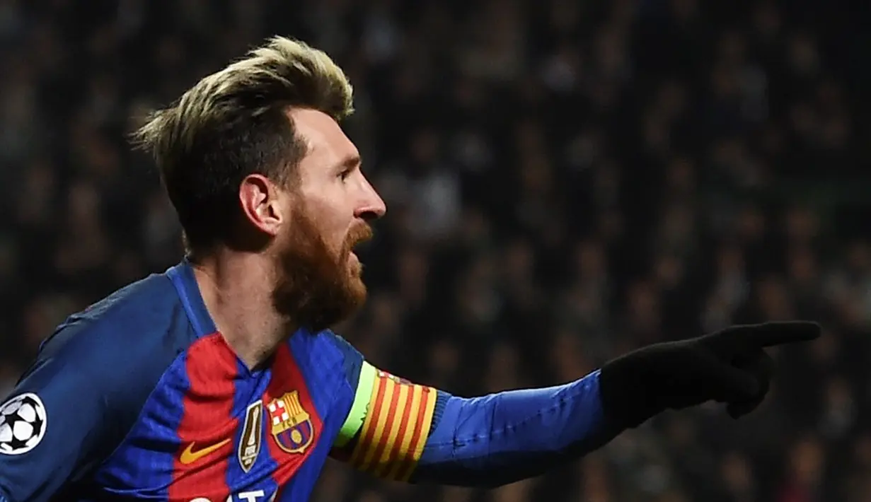 Ekspresi Lionel Messi setelah mencetak gol pertama Barcelona ke gawang Celtic pada laga kelima Grup C Liga Champions di Celtic Park, Rabu (23/11/2016). (AFP/Paul Ellis)