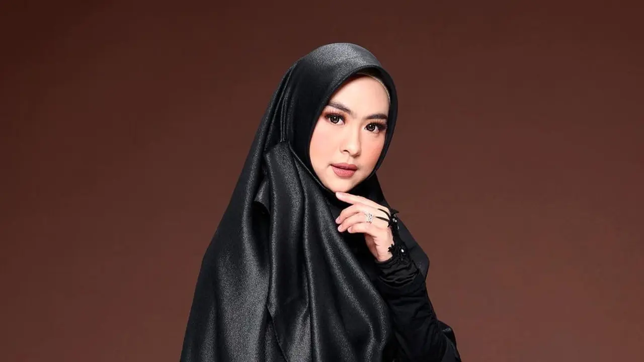 Shindy Kurnia Putri, adik Oki Setiana Dewi (Instagram/dr.shindyputri_)