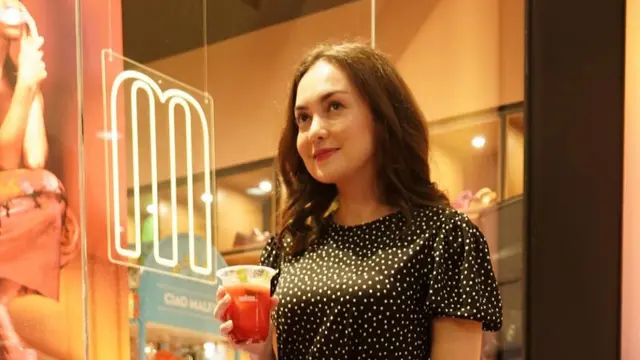 5 Foto Rianti Cartwright yang Tetap Awet Muda, Pesonanya Masih Memikat di Usia 40-an