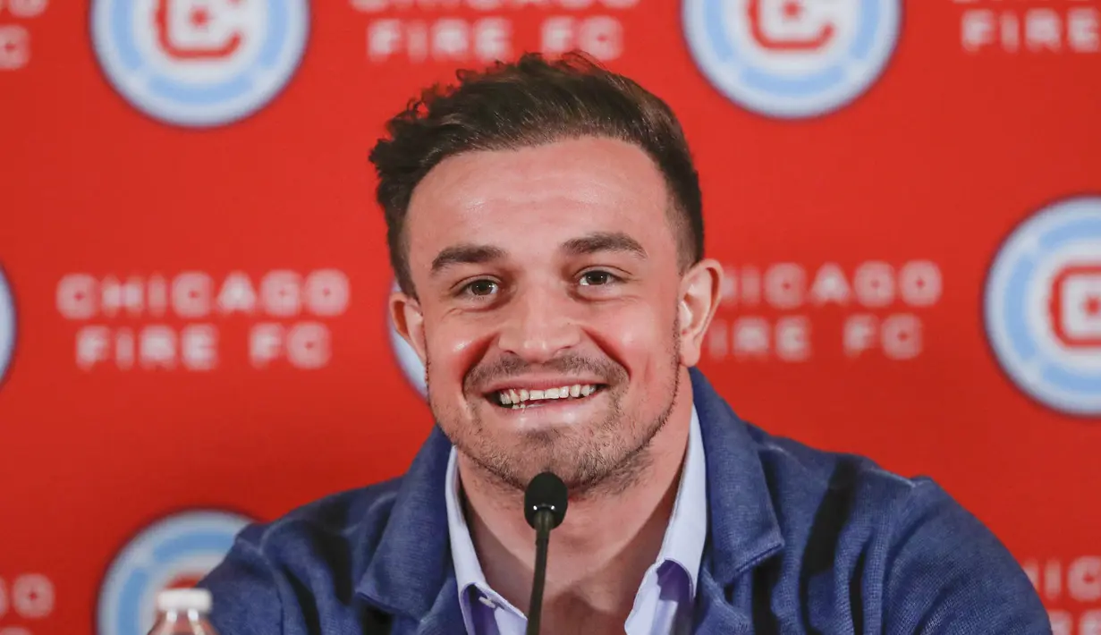 Xherdan Shaqiri diperkenalkan sebagai pemain terbaru yang ditunjuk untuk klub Amerika Serikat (MLS), Chicago Fire FC selama konferensi pers di Chicago, Illinois, pada 21 Februari 2022. Chicago Fire akan memulai musim ke-25 di MLS melawan Inter Miami CF pada 26 Februari. (KAMIL KRZACZYNSKI / AFP)