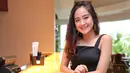 “Coba sesuatu yang baru, jangan cuma main cinta-cintaan, anak SMA. Jadi intinya di film horor ini aku coba sesuatu yang baru dan pengalaman baru," tambah Salshabilla. (Adrian Putra/Bintang.com)
