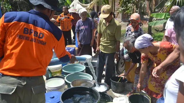 Pada kemarau 2015, krisis air bersih terjadi di 86 di 15 kecamatan di Cilacap. (Foto: Liputan6.com/Muhamad Ridlo)
