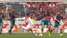 Berita video anak legenda Barcelona, Justin Kluivert, kembali mencetak gol di Liga Belanda. This video presented by BallBall.