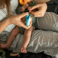 Ilustrasi memotong kuku bayi (copyright Pexels/RDNE Stock Project)