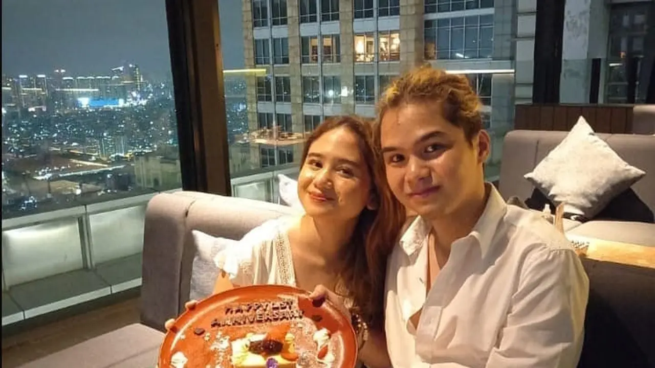 Momen Perayaan Anniversary Dul Jaelani dan Tissa Biani, Romantis Banget. (Sumber: Instagram/duljaelani)