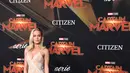 Aktris Brie Larson berpose di karpet merah saat menghadiri pemutaran perdana film "Captain Marvel" di Hollywood, California, AS (4/3). Brie Larson tampil cantik mengenakan gaun emas bertabur bintang-bintang. (AFP Photo/Frazer Harrison)
