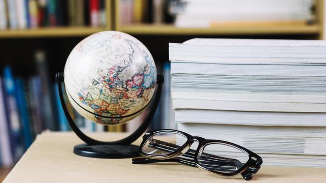 Ilustrasi geografi, globe