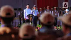 Wakil Presiden Republik Indonesia, Gibran Rakabuming Raka saat memimpin Apel Siaga Pengawasan Tahapan Masa Tenang, Pemungutan dan Penghitungan Suara Pemilihan Kepala Daerah (Pilkada) Serentak tahun 2024 di Lapangan Silang Monumen Nasional (Monas), Jakarta, Rabu (20/11/2024). (Liputan6.com/Angga Yuniar)