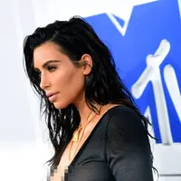 Kim Kardashian menghabiskan uang miliaran untuk merawat tubuhnya. (AFP/Bintang.com)