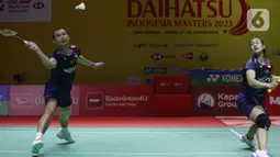 Laga kedua pasangan ganda campuran tersebut berlangsung ketat dan sengit. (Liputan6.com/Helmi Fithriansyah)