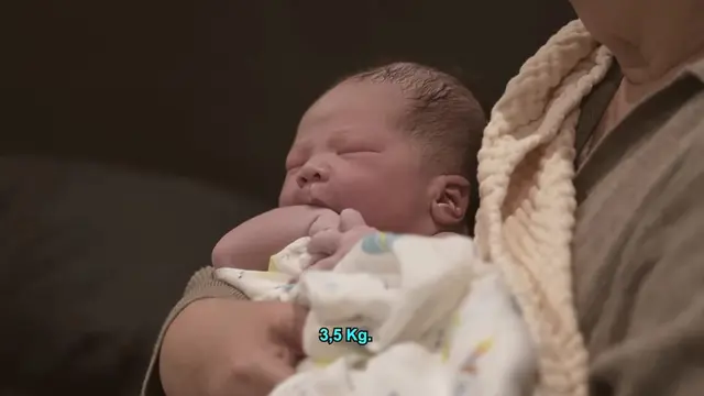 Momen Saat Baby Issa Pertama Kali Melihat Adiknya Lahir, Haru dan Menggemaskan (instagram/nikitawillyofficial94, YouTube/Nikita Willy Official)