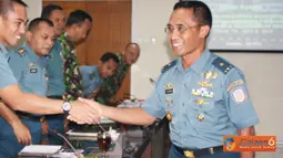 Citizen6, Surabaya: Dalam kunjungan ke lembaga pendidikan TNI AL Waaspers mengungkapkan pentingnya peningkatan sumberdaya manusia (SDM) yang dimiliki Angkatan Laut sebagai pengawak organisasi TNI AL. (Pengirim: Penkobangdikal)