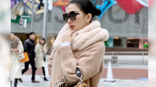 7 Potret Gaya Fashion Syahrini Saat Liburan di Luar Negeri, Mewah dan Selalu Elegan