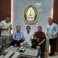 Dekan (tengah) Sekolah Vokasi Undip Prof Budiyono bersama kaprodi TLI dan Pimpinan HORED. Foto: liputan6.com/edhie prayitno ige&nbsp;