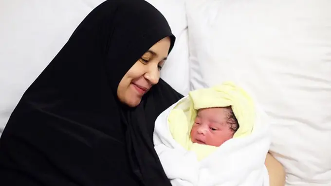 [Bintang] Shireen Sungkar dan Cut Hawa Medina Al Fatih