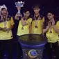 Tim e-Sports, Onic, menjadi juara pada Turnamen Mobile Legends: Bang Bang Profesional League (MPL) Indonesia Season 3 di Britama Arena, Jakarta, Jumat (3/5). Onic menang 3-0 atas Louvre. (Bola.com/Vitalis Yogi Trisna)