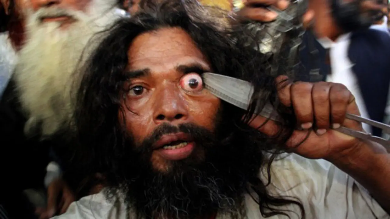 Ritual Paling Seram: Mencongkel Mata Sendiri