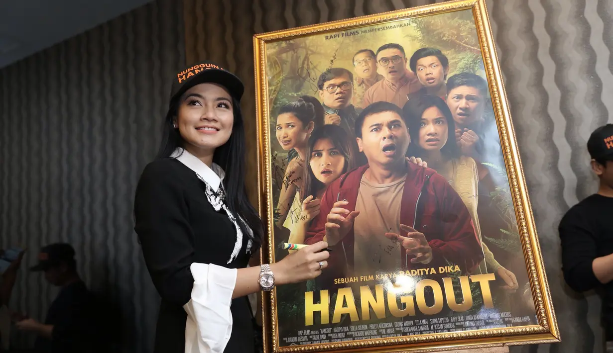 Film bergenre thriller komedi itu, Titi bermain bersama dengan komedian Soleh Solimun, Gading Marten dan Prilly Latuconsina. (Galih W. Satria/Bintang.com)