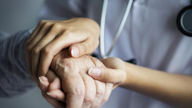 Ilustrasi lansia, sakit