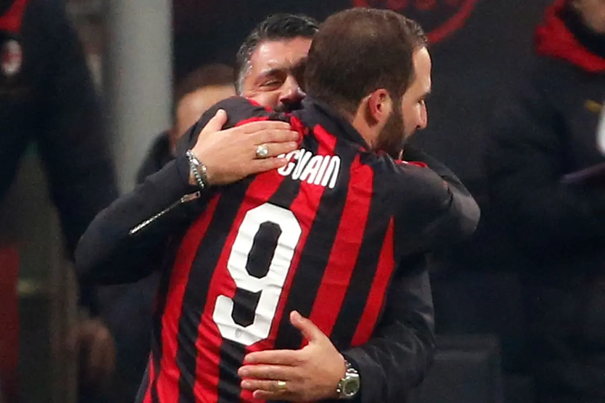 Selebrasi Higuain Usai AC Milan Taklukkan SPAL di San Siro