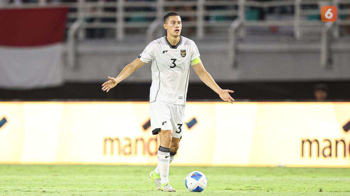 Adu Tangguh Kapten Grup B Kualifikasi Piala Dunia 2026: Duel Seru Jay Idzes Lawan Salem Al-Dawsari!