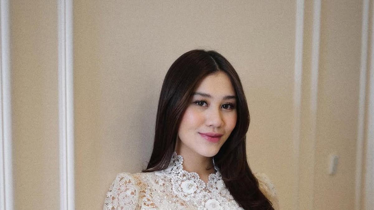 Inspirasi Gaya Busana Lebaran Laser Cut, Tampil Manis dengan Detail Memikat
