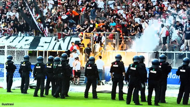 rusuh-bola-130528b.jpg
