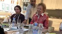 Putri Latifa (kiri) bersama dengan Mary Robinson (kanan), mantan Komisaris Tinggi PBB untuk Hak Asasi Manusia. (Foto: Kementerian Luar Negeri UEA)