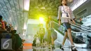 Suasana kemeriahan fashion show di erminal 3 Ultimate Bandara Soekarno Hatta Tangerang, Banten, Rabu (20/7). Fashion show tersebut di adakan sebagai ajang promosi T3 Ultimate. (Liputan6.com/Angga Yuniar)