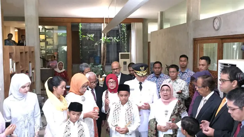 Keluarga Anies Baswedan berdoa jelang pelantikan Gubernur di Istana Negara