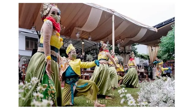 7 Potret Resepsi Kedua Pernikahan Syifa Adik Ayu Ting Ting, Usung Adat Sunda