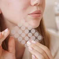 Begini cara pakai acne patch yang tepat (Shutterstock/sergey kolesnikov)