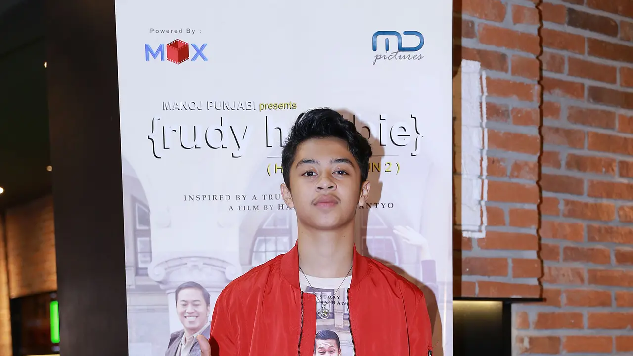 [Bintang] Bastian Steel