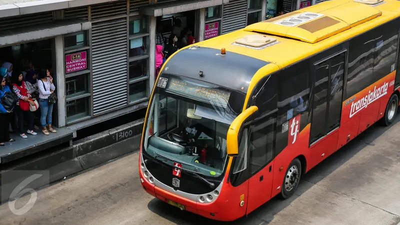 20160106-Tunjukkan KTP, Penghuni Rusunawa Bisa Gratis Naik Transjakarta-Jakarta