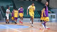 Pengamat basket Indonesia, Eko Widodo, berharap CLS Knights dan IBL temui titik temu soal regulasi baru kepemilikan klub. (Instagram/@clsknights)