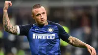 Radja Nainggolan, pemain asal Belgia berdarah Indonesia ini dilabuhkan Inter Milan dari Cagliari dengan mahar 38 juta euro pada musim 2018/2019. (AFP/Miguel Medina)