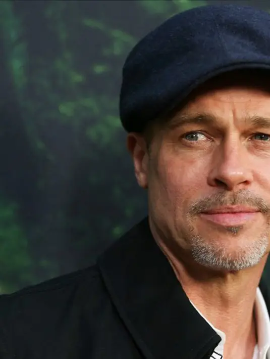 Kebahagiaan Brad Pitt yang semakin membaik bukan saja karena kegiatannya dalam berkesenian, namun kabarnya Angelina Jolie sudah memperbolehkan dirinya bertemu dengan keenam anaknya.  (AFP/Bintang.com)